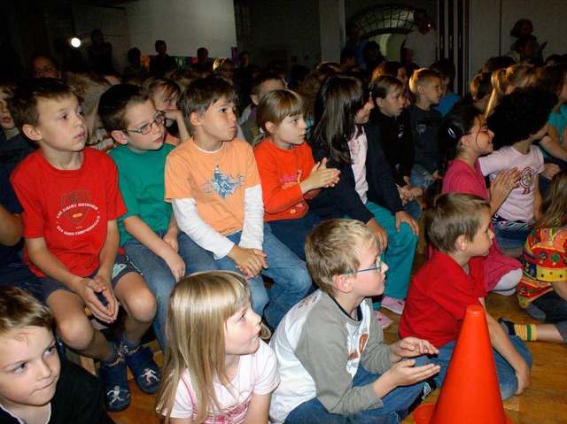 Kinder lauschen dem Musical  | Foto: hans-jrgen trul