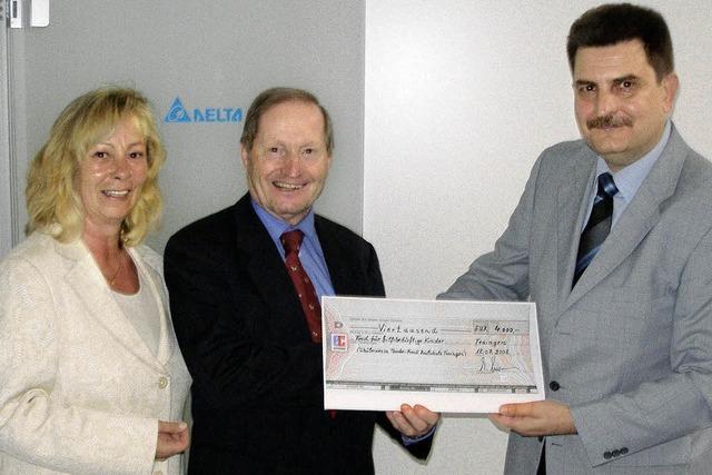 4000-Euro-Spende für neuen Teninger Fonds