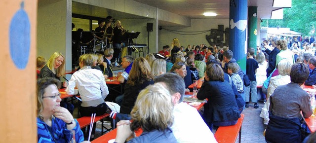 Traditionelles Fest an neuem Ort: Die ...rkaden der Aula des Hebelgymnasiums. | Foto: Ruda Traditionelles Fest an neuem Ort: Die ...rkaden der Aula des Hebelgymnasiums. | Foto: Ruda
