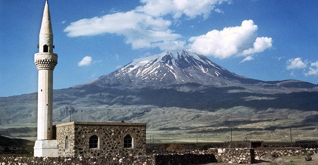 Sehnsuchtsberg: der 5165 Meter hohe Ararat im Osten der Trkei   | Foto: DPA