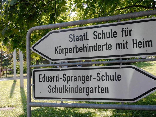 Schildertausch fllig: Die Staatliche ...uknftig Esther-Weber-Schule  genannt.  | Foto: Markus Zimmermann-Drkop