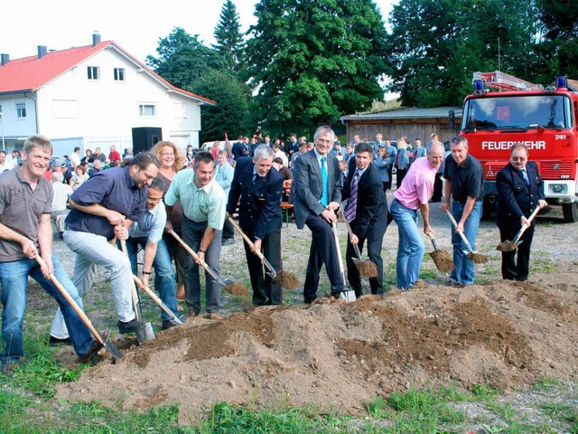 Ein groes Ereignis war in Gersbach de...hneider (Fnfter von rechts) war dabei  | Foto: Gerd Sutter