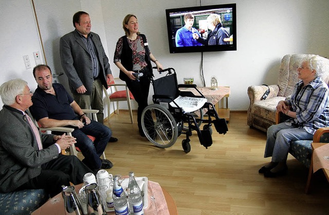 <Bildtext>Spenden im Wert von 12000 Eu...zimmer jedes Wohnbereichs. </Bildtext>  | Foto: Wendel