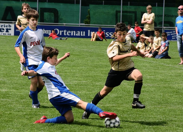 Freiburg am Ball, Rust auf den Fersen in Altdorf   | Foto: sandra decoux-kone