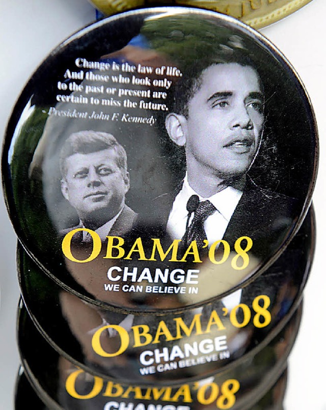 Zwei Berliner: Anstecker mit Fotos von Barack Obama und John F. Kennedy 