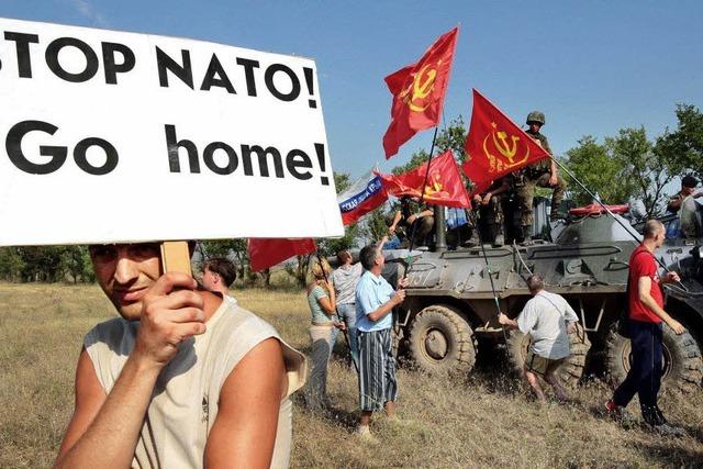 Bilder des Tages: NATO, GEH’ HEIM