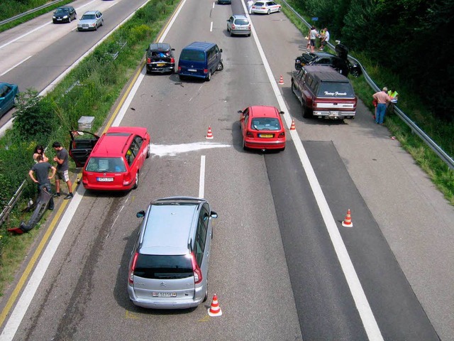 Nach dem Serienunfall ging erst einmal... mehr in Richtung Norden auf der A 5.   | Foto: Polizei