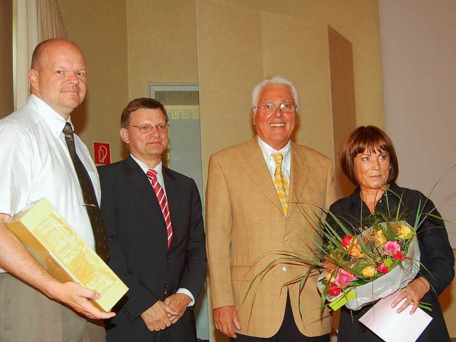 Wechsel in der Leitung der Altenpflege...yer, Hansjrg Seeh und Monika Bungert.  | Foto: Renate Tebbel