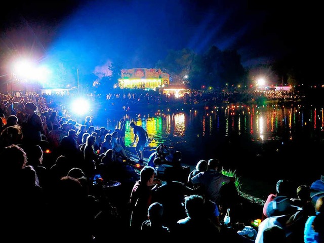 Das Feuerwerk war der Hhepunkt des Seenachtsfestes. Tausende schauten zu.  | Foto: Wolfgang Knstle