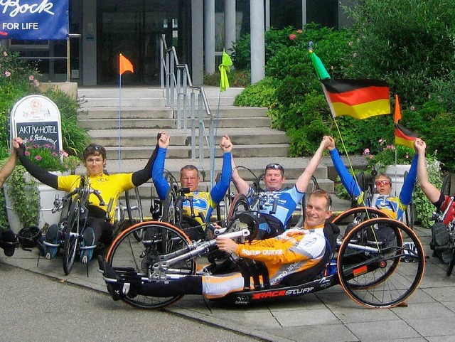 Diese Gruppe von Handbikern trainierte...ch der Olympiateilnehmer Torben Brer.  | Foto: Thomas Steimer
