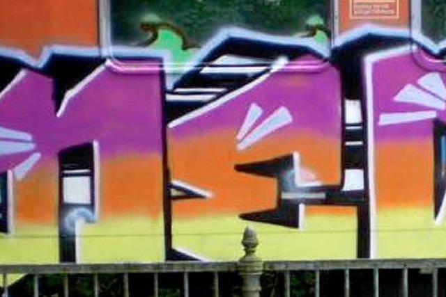 Graffitis auf Zugwaggons