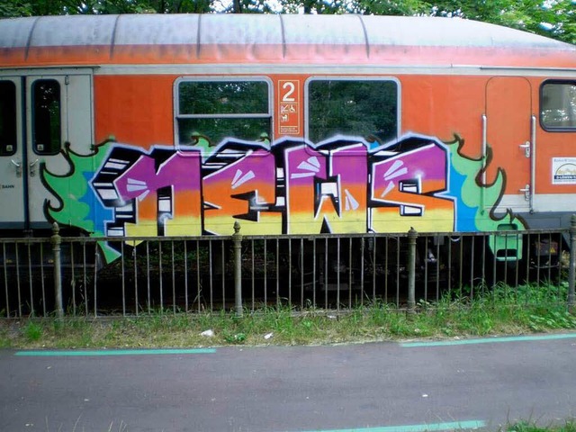 Einer der Waggons mit den Graffitis.  | Foto: Polizei