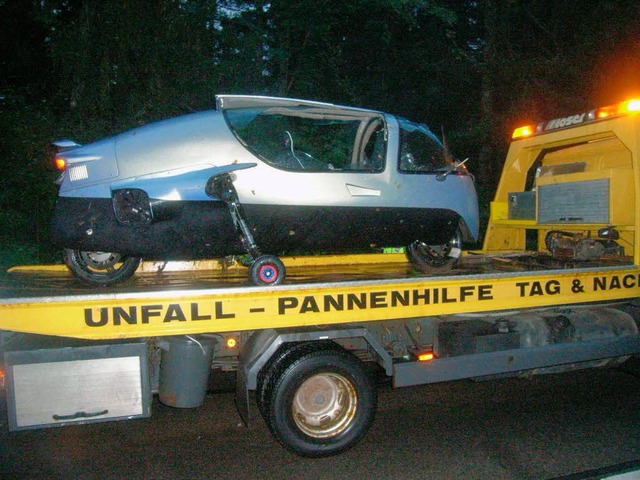 Rund 35 000 Euro Schaden entstand durc...all an diesem &#8222;Eccomobil&#8220;.  | Foto: Polizei