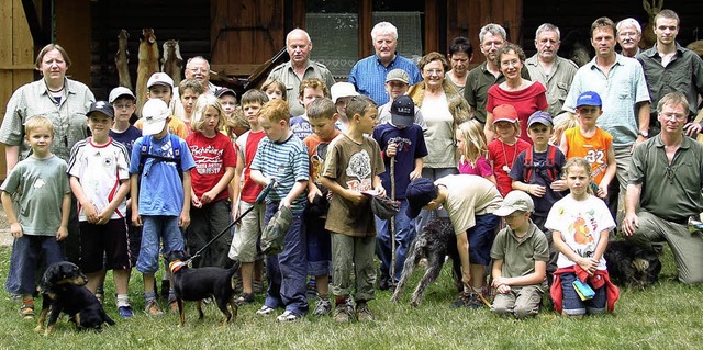 Gruppenbild mit Brgermeisterin: Reich... jungen Teilnehmer am Ferienprogramm.   | Foto: BZ