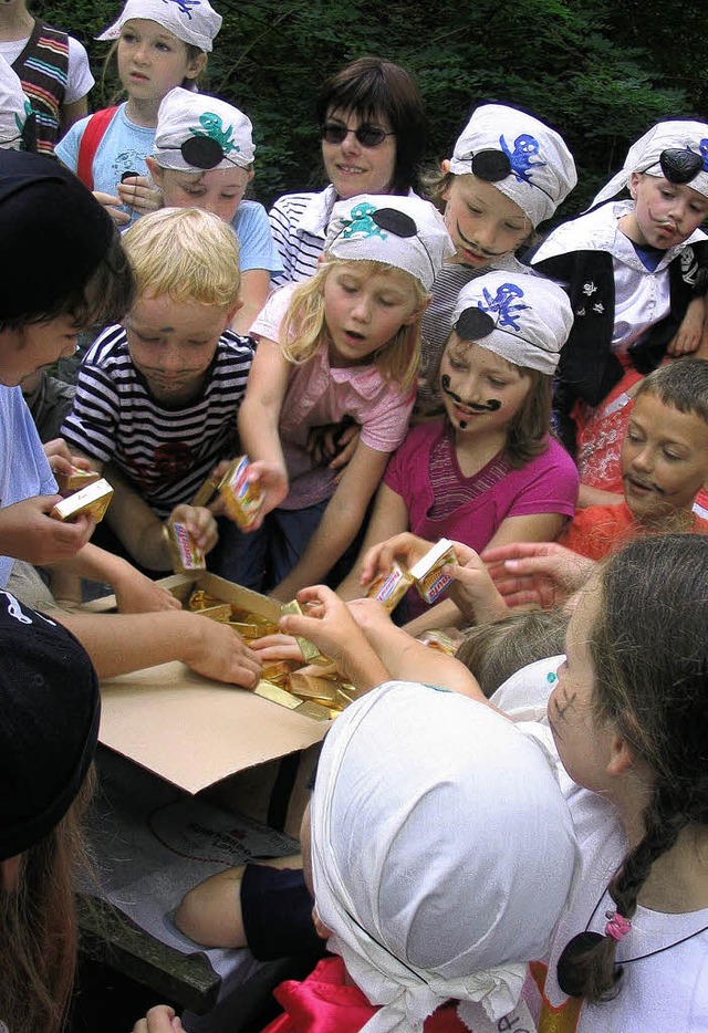 Der Schatz ist entdeckt: Schokoladenke...211; in goldfarbenes Papier verpackt.   | Foto: BZ