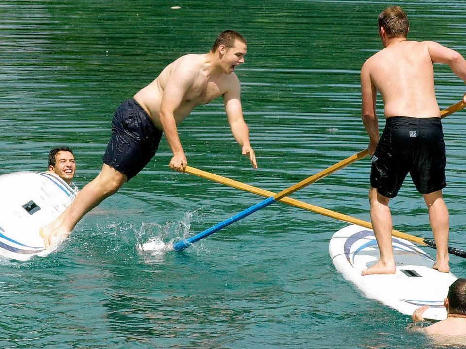 Mit geeigneter Ausrstung sind Spiel und Spa auf dem Apostelsee garantiert.  | Foto: Bernhard Rein