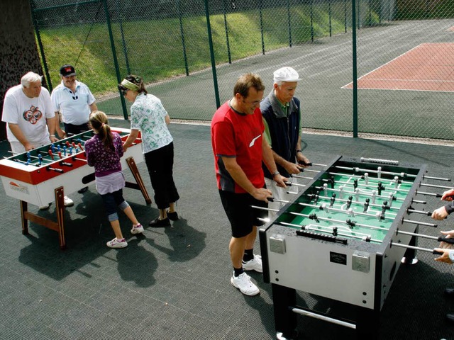 Im bunten Wechsel wurde beim Gauditurn...balltennis, Kicker und Dart gespielt.  | Foto: Chris Seifried