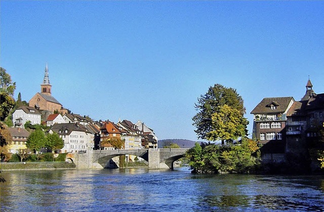 Die alte Rheinbrcke in Laufenburg verbindet Grenzen   | Foto: Promo