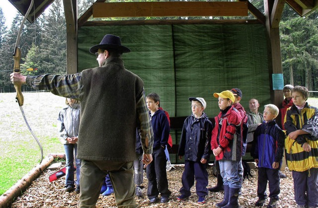 Auch Bogenschieen kann man im Hotzenwald.  | Foto: Archivfoto: Karin Steinebrunner