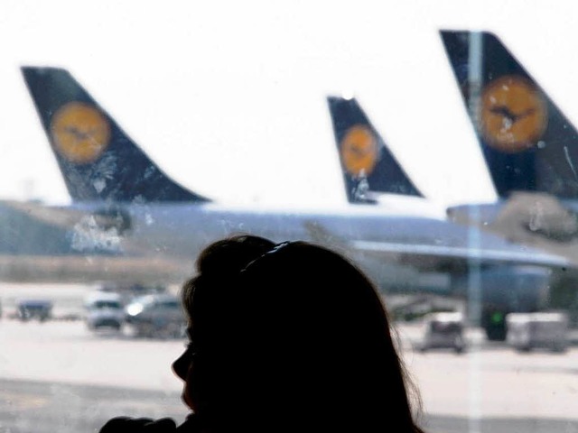 In den nchsten Tagen mssen Lufthansa...giere noch mit Flugausfllen rechnen.   | Foto: DPA