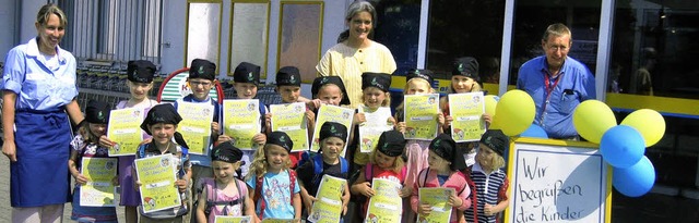 Der Kindergarten Zienken besucht    einen Lebensmittelmarkt.    | Foto: privat