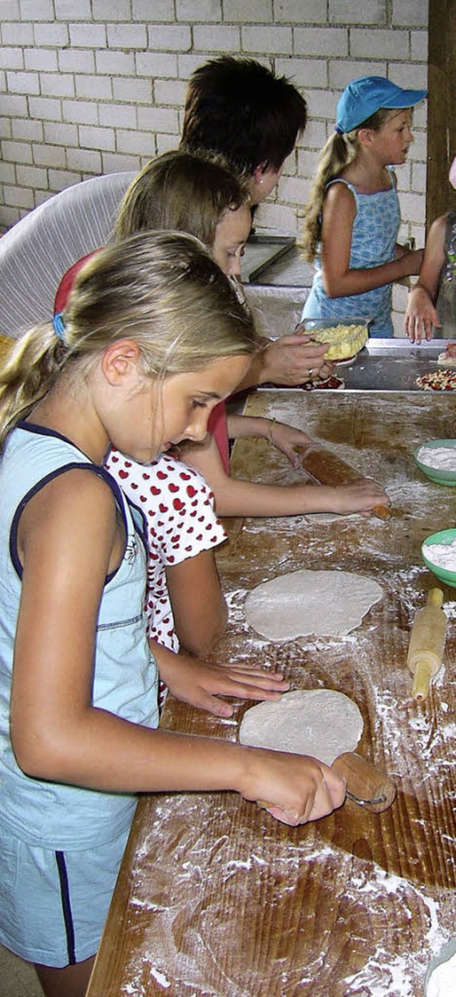 Das Backen machte den Kindern viel Freude.  | Foto: Privat