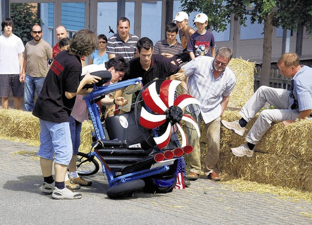 Oft endete die rasante Fahrt beim Nge...en, doch gab es  keine Verletzungen.    | Foto: Bingold