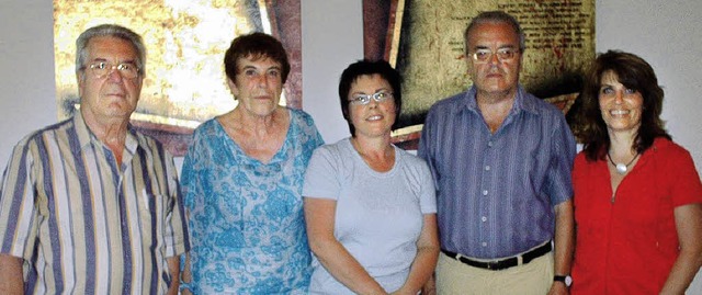 Ehrenvorsitzender Franz Mathes mit dem...und  Schriftfhrerin Christine Kraus.   | Foto: Dietmar Lsch