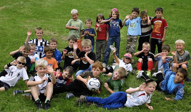 Die Bambini der Sportfreunde   verlebt...des Fuballwochenende am Stollenbach.   | Foto: martin