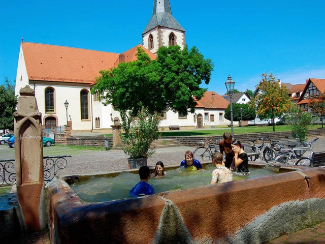 De Friesenheimer Stockbrunnen wird auch heute noch zum Baden benutzt.  | Foto: Hagen Spth