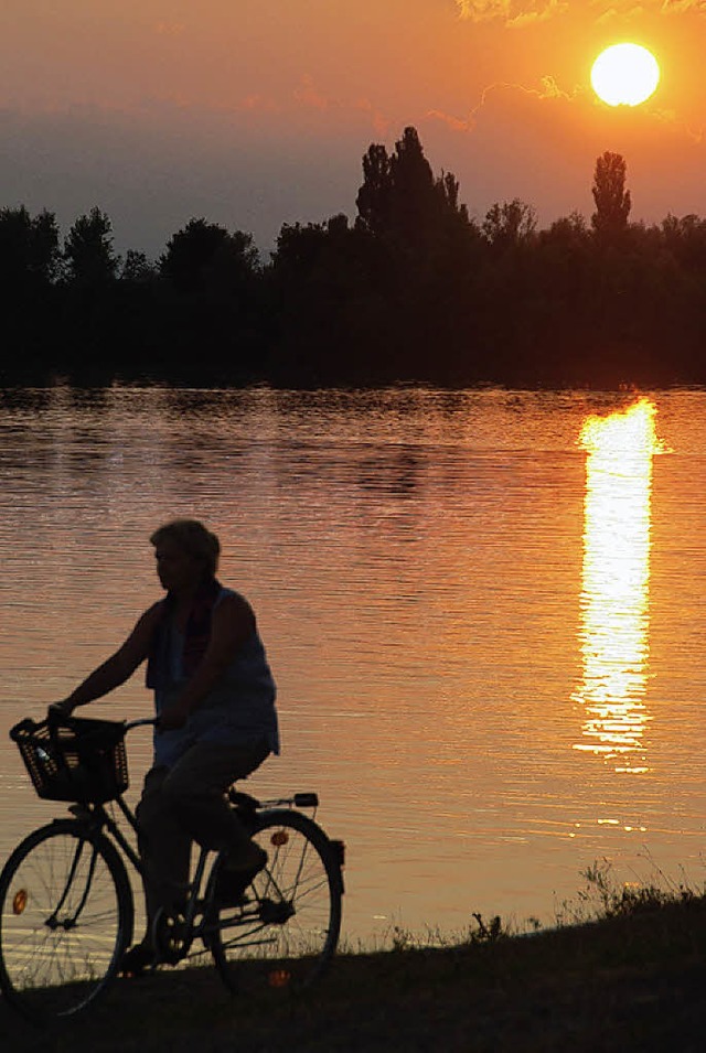 Die  Abendsonne ist derzeit der passende Begleiter fr sportliche Aktivitten.   | Foto: Hans-Jrgen Trul