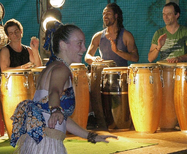 Die Rhythmen der Trommeln von Famba Madokero lockten zum Tanzen 