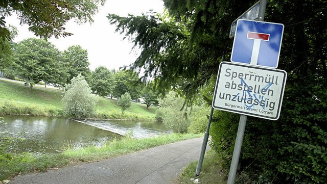 Eine Kontroverse entsteht um den geplanten Radweg am rechten Wiese-Ufer.   | Foto: Arne Bensiek