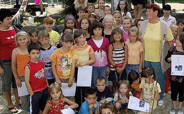 <Bildtext>Gruppenfoto: Kinder aus Tsch...on fr Tschernobyl-Kinder. </Bildtext>  | Foto: Heinz Vollmar