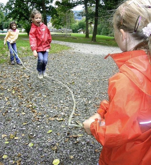 Kreischen vor Vergngen: Diese Mdchen...mit bei der Kinderwoche in Seelbach.    | Foto: Monika Korak