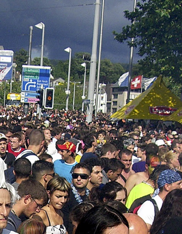 Bei der Streetparade in Zrich  geht  ...ab &#8211;  und das auch drogenmig.   | Foto: Privat
