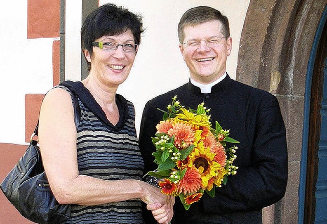 Martina Grn bedankte sich bei Pfarrer  Stephan Burger.  | Foto: privat