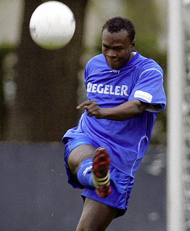 Adama Diarra bringt Oberliga-Erfahrung mit.   | Foto: Patrick Seeger (A)