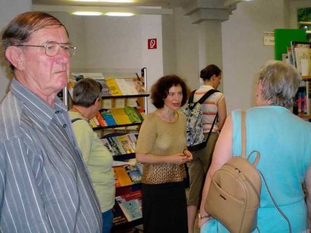 Aufmerksame Zuhrer fand die Fhrung durch die Weiler Stadtbibliothek.  | Foto: privat