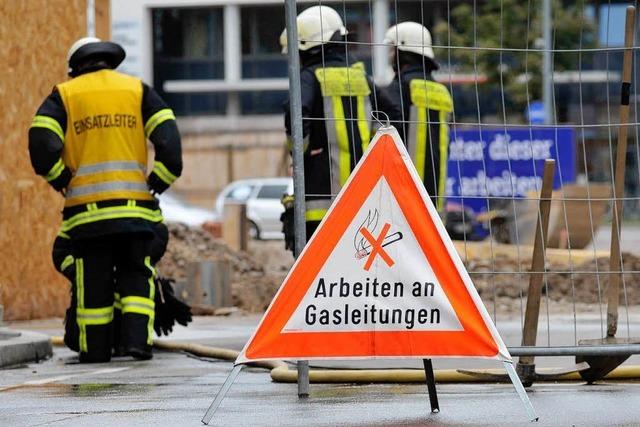 Baggerfahrer bohrt Gasleitung an