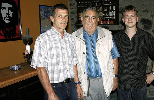 Der Vorsitzende  Hans Meier und sein n...;Oberschaffhausener Dorfplatz&#8220;.   | Foto: michael Saurer