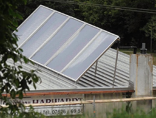 Die neue Solaranlage auf dem Kanderner Stadiondach.  | Foto: Meinrad Schn