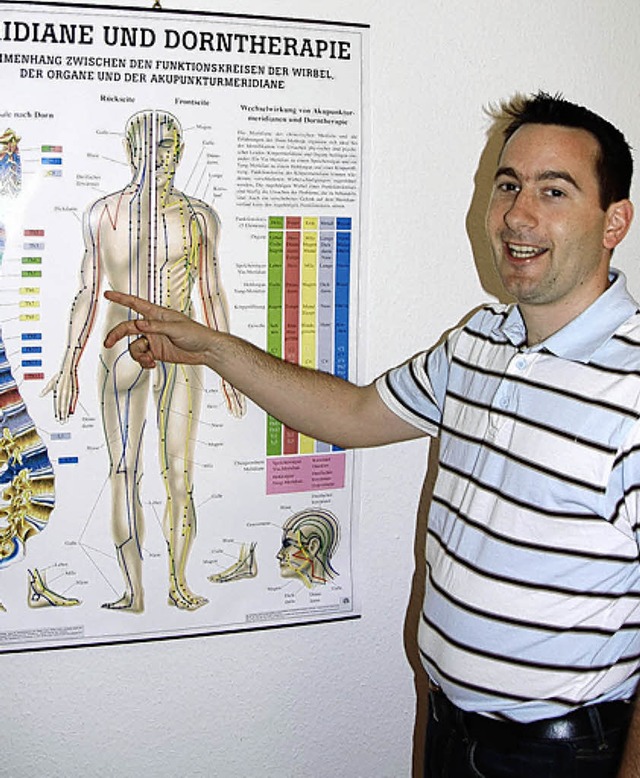 Eric Pfeiffer bietet   in  seiner Prax...sach  osteopathische Behandlungen an.   | Foto: Hans-jochen voigt