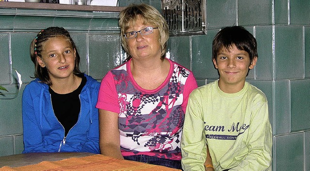 Schlimme  Jahre liegen hinter  Brigitt...leen, Simon und Nina (nicht im Bild).   | Foto: Gert BRichta