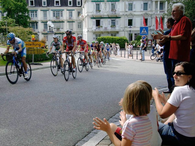 Die Regio-Tour  durch Badenweiler kurz vor der Bergstrecke   | Foto: Volker Mnch