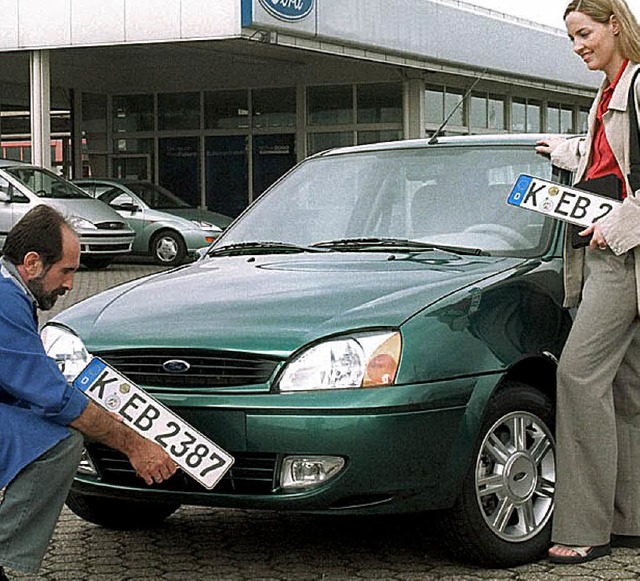 Der Wechsel des Autokennzeichens  geh...  zu den eher ungeliebten Pflichten.    | Foto: pbw/FORD