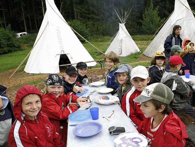 Gleich gibt&#8217;s Essen im Camp, groes Indianer-Ehrenwort.   | Foto: breithaupt