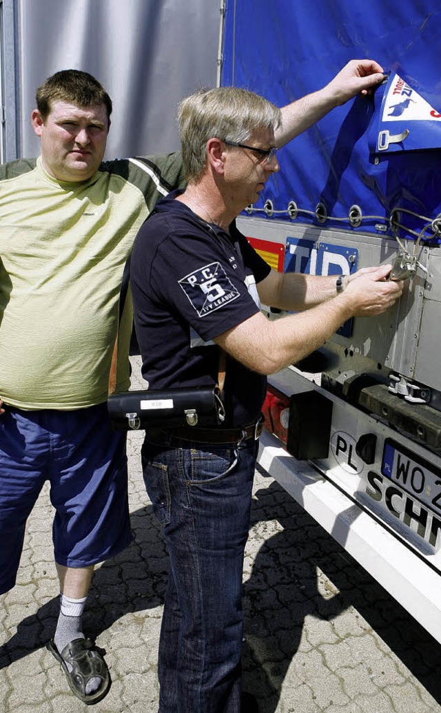 Achim Gerstmeyer, Abteilung Export,  v...kw, untersttzt vom polnischen Fahrer. 