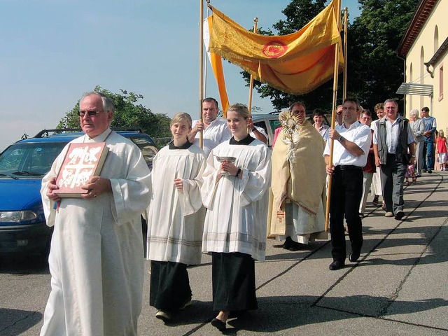 <Bildtext>Das Kirchenpatrozinium St. M...ion durch den Ort gefeiert.</Bildtext>  | Foto: Ines Sle