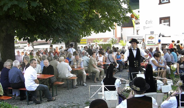 Unter schattigen Kastanien Musik hren...;Sonnengarten&#8220; in Oberprechtal.   | Foto: Roland gutjahr